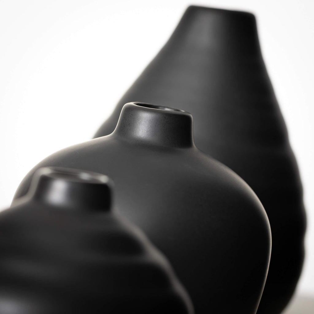 Ebony Compact Vase Set        