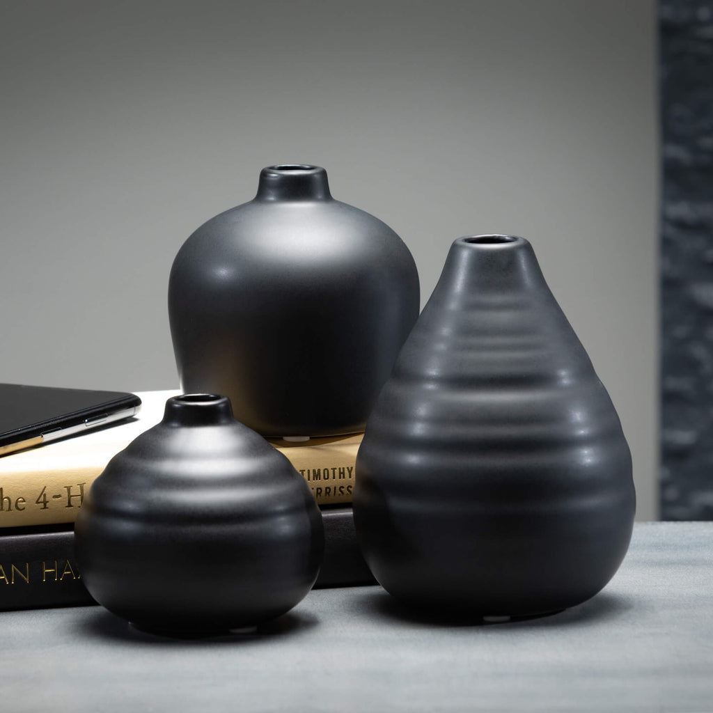 Ebony Compact Vase Set        