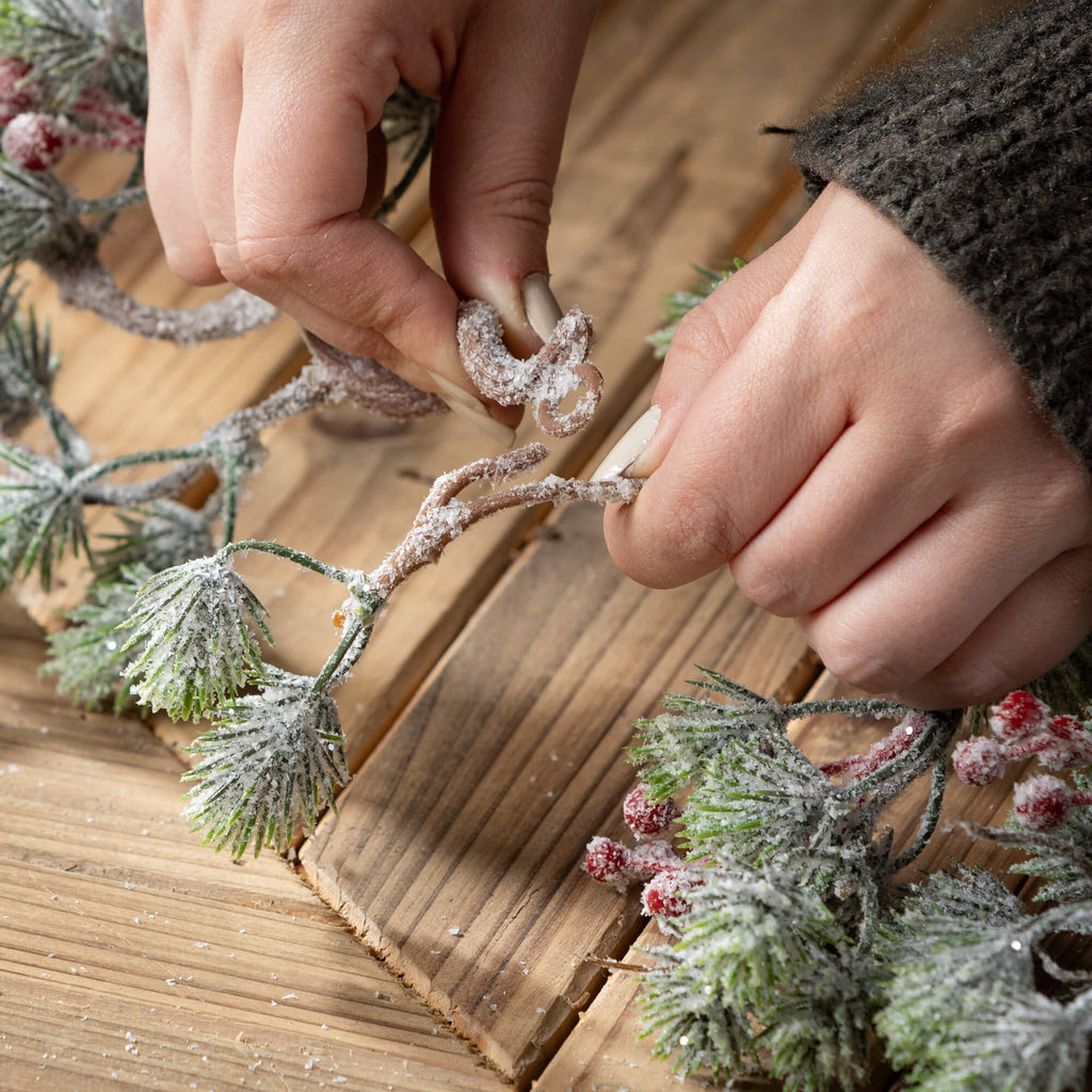 Snowy Pine Berry Garland      