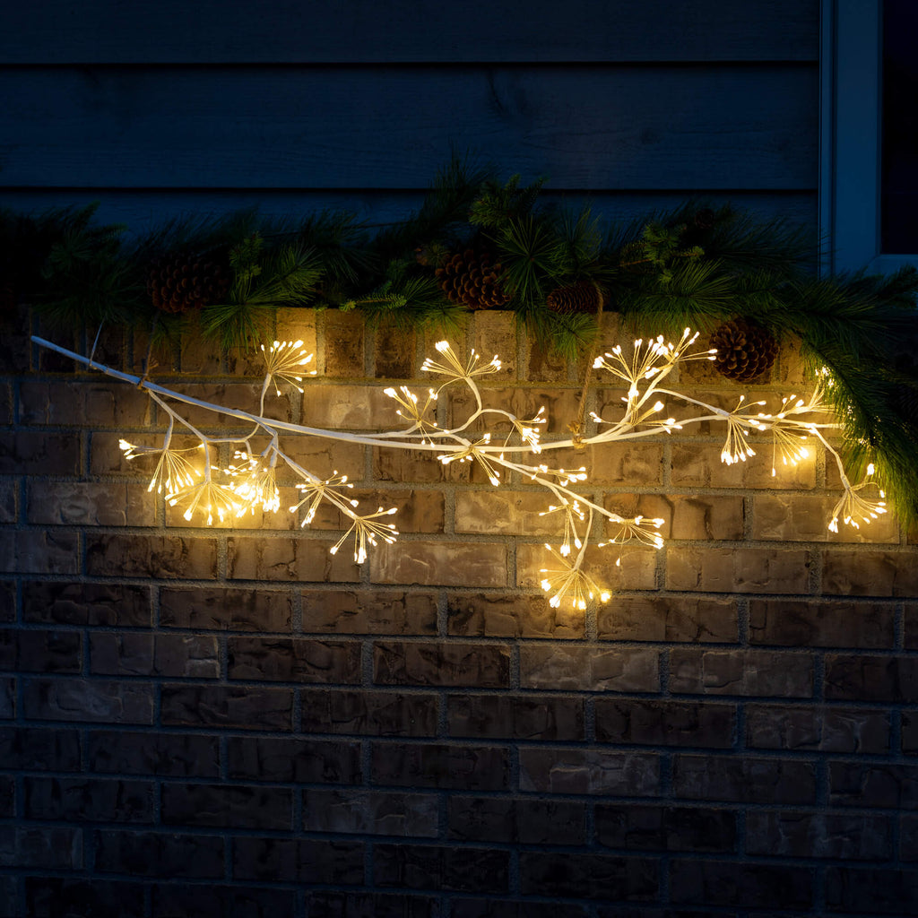 Lighted Cluster Garland       