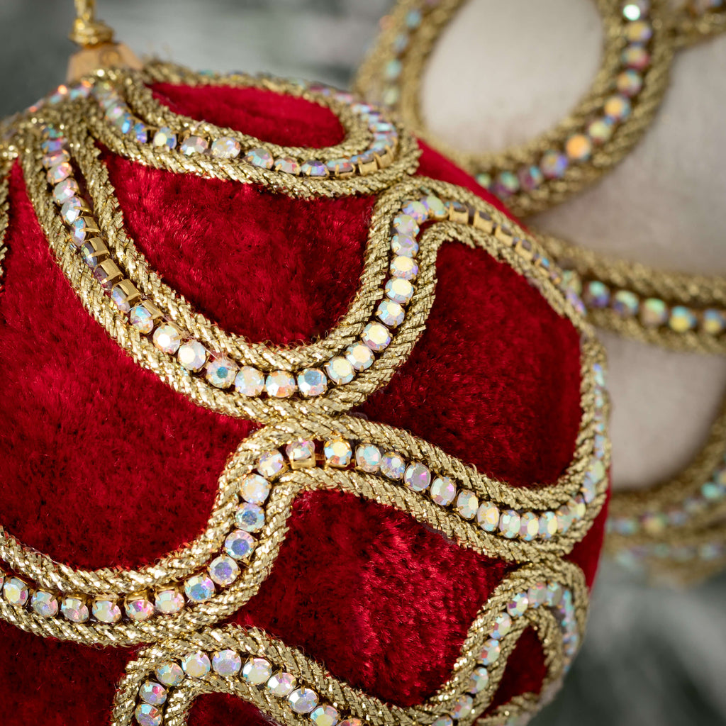 Gold Red White Ball Ornaments 