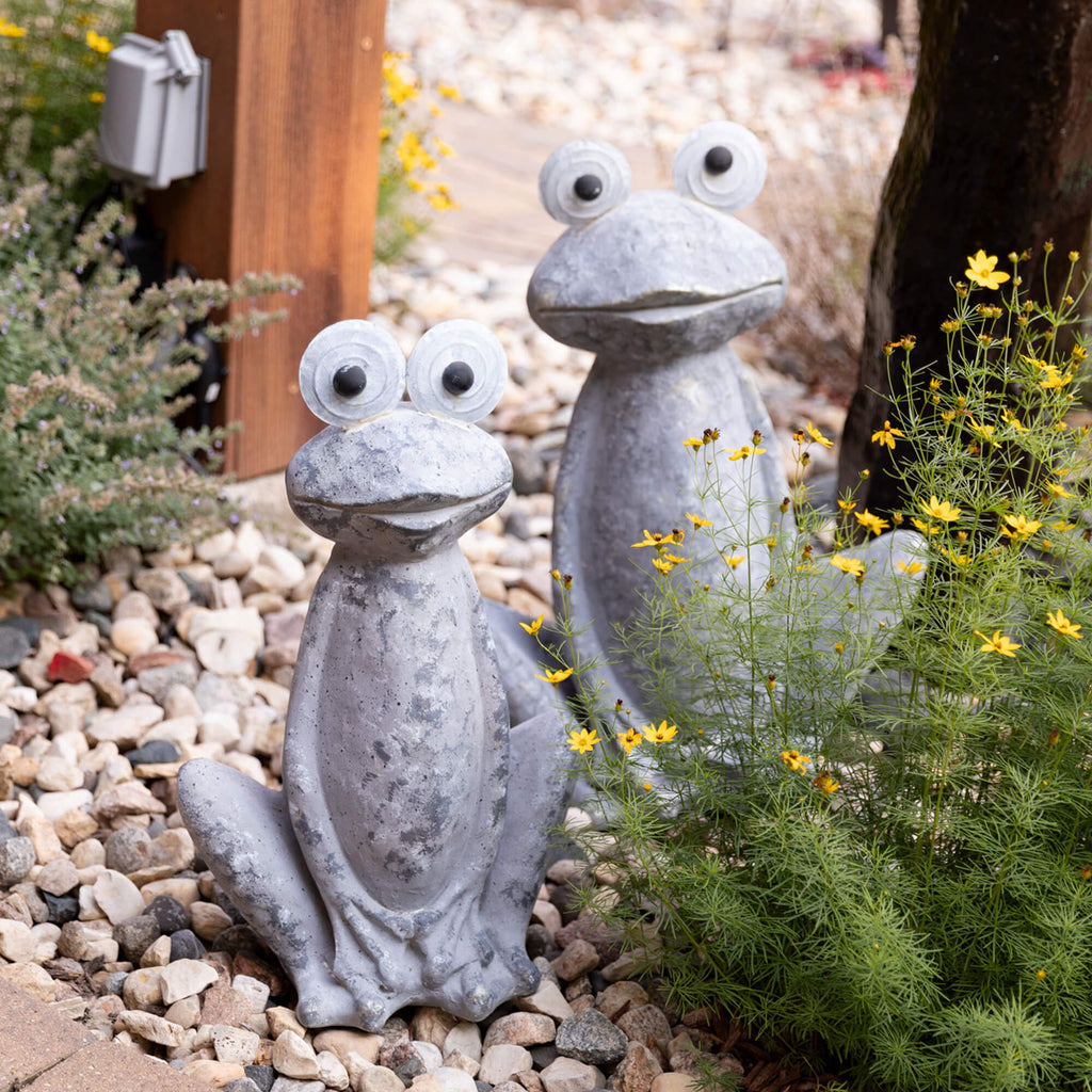 Big Eyed Frog Garden Statue   