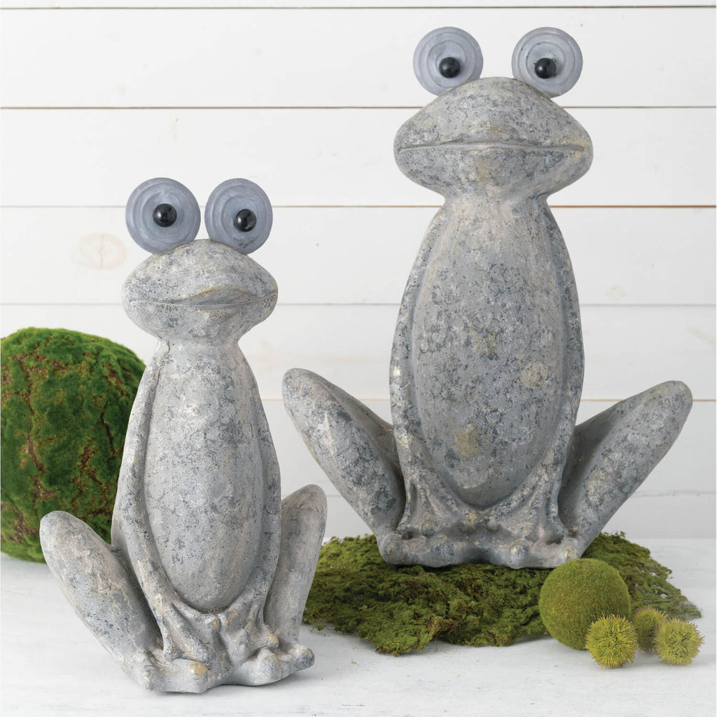 2' Big Eyed Frog Garden Statue