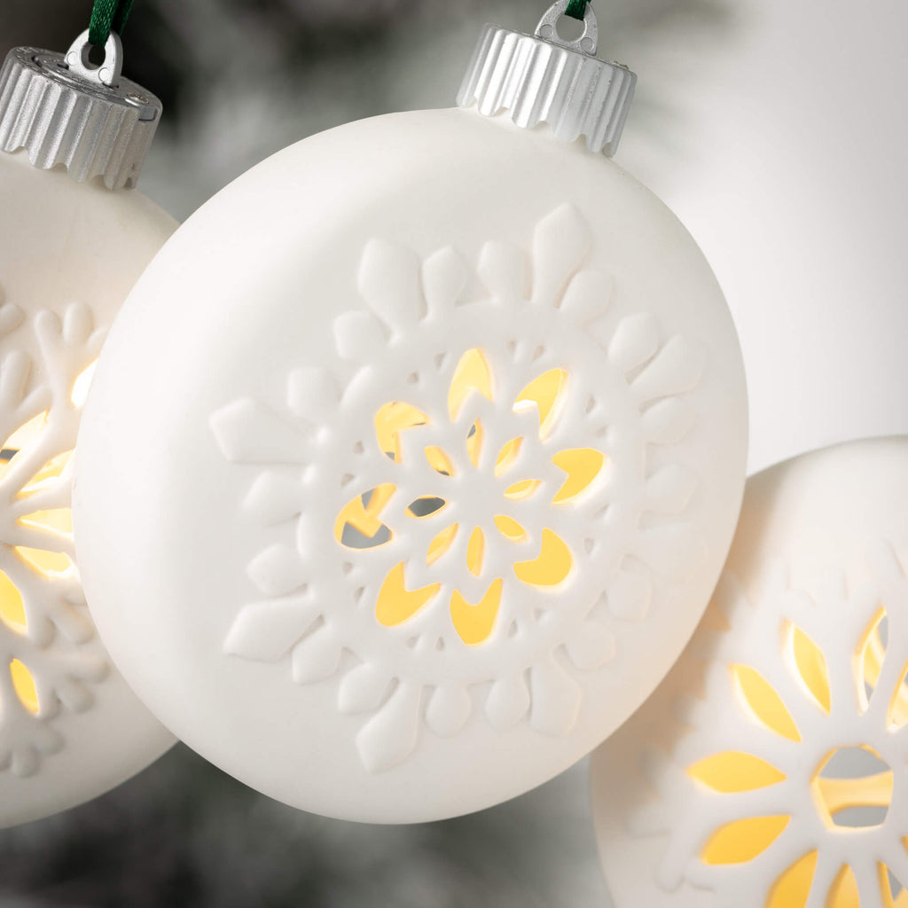Lighted Snowflake Ornament Set