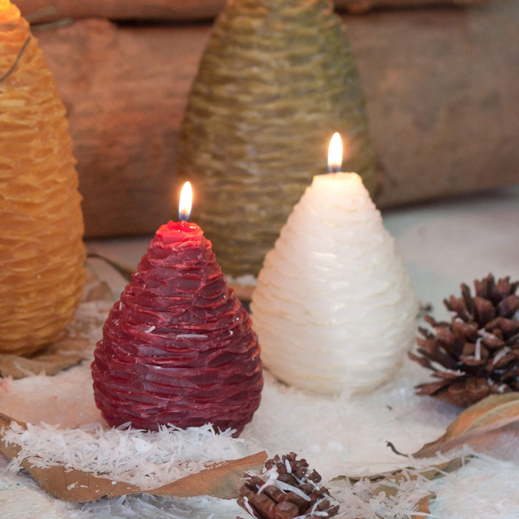 White Gold Pinecone Candle    