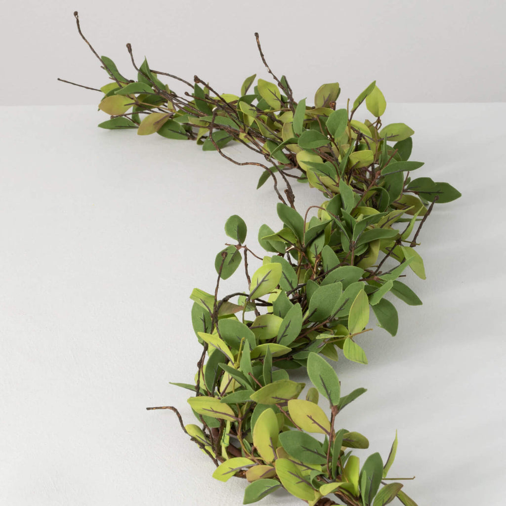 Ruscus Leafy Twig Garland     